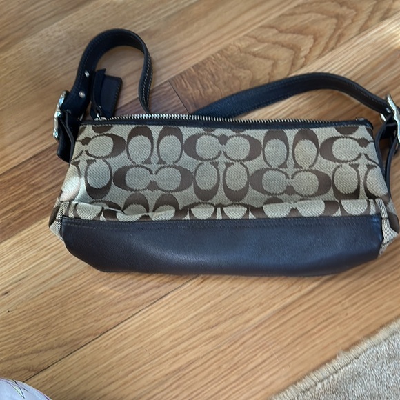 Coach hard to find pattern - Picture 2 of 5